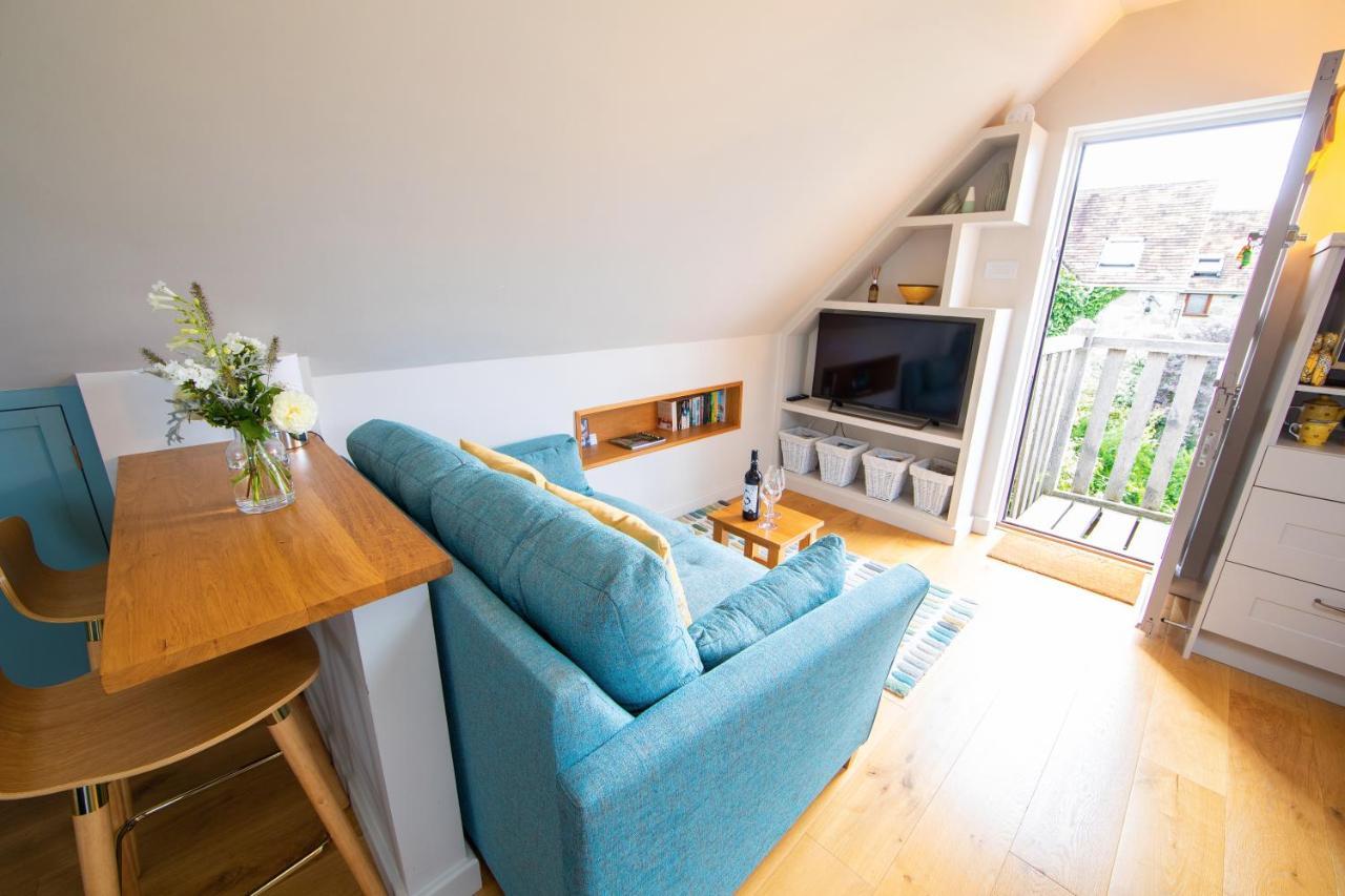 The Loft At The Little Elms Apartment Motcombe Exterior photo